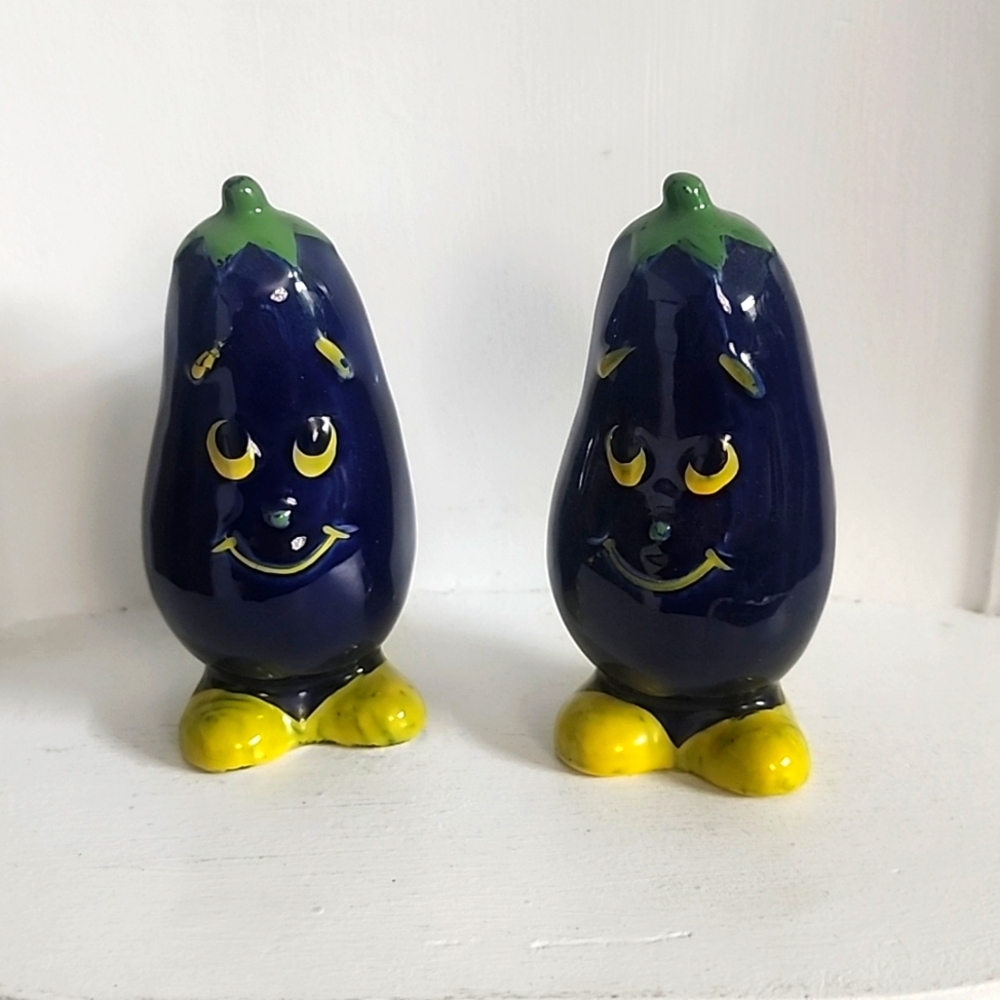 Vintage Japan Anthropomorphic Eggplant Salt & Pepper Shakers 4-3/4"